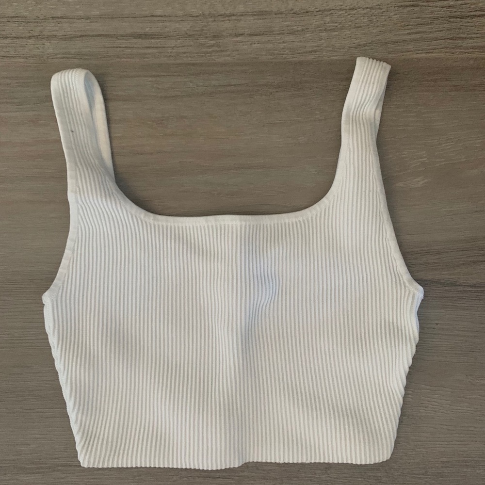 Babaton Sculpt Crop Tank